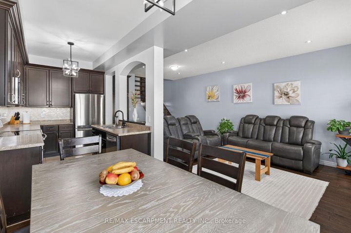 Photo 18 at 88 Highgate Drive, Stoney Creek Mountain, Hamilton