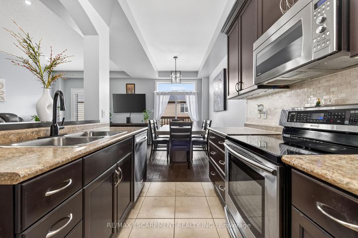 Photo 23 at 88 Highgate Drive, Stoney Creek Mountain, Hamilton