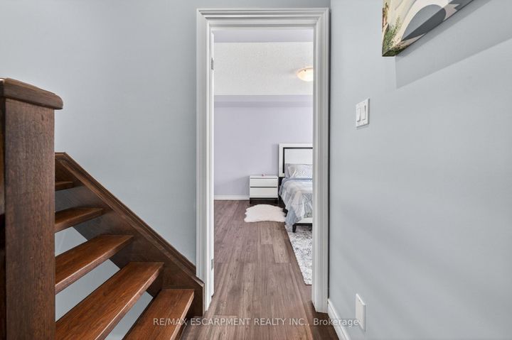 Photo 28 at 88 Highgate Drive, Stoney Creek Mountain, Hamilton