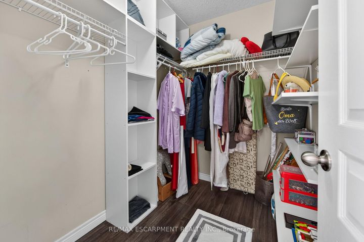 Photo 32 at 88 Highgate Drive, Stoney Creek Mountain, Hamilton