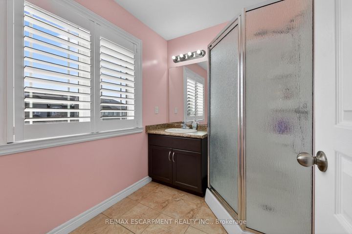 Photo 33 at 88 Highgate Drive, Stoney Creek Mountain, Hamilton