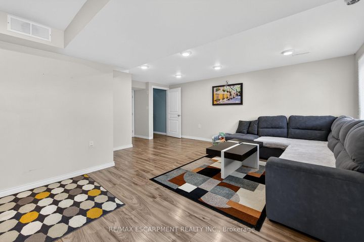 Photo 39 at 88 Highgate Drive, Stoney Creek Mountain, Hamilton