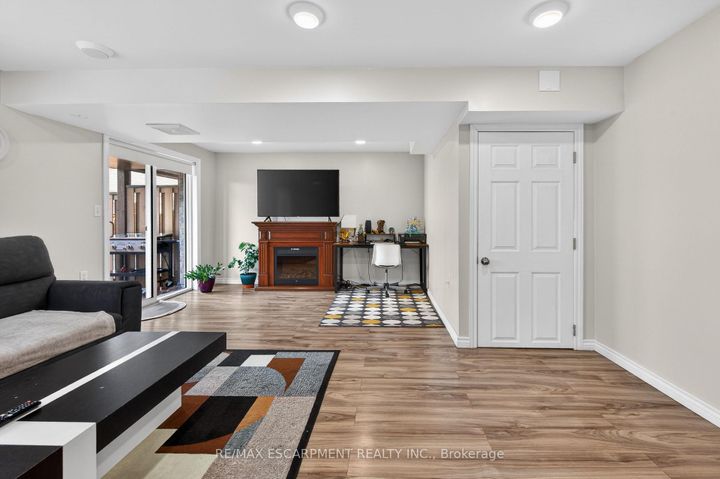 Photo 44 at 88 Highgate Drive, Stoney Creek Mountain, Hamilton