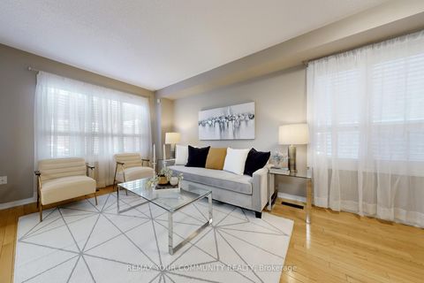 Photo 4 at 139 Ascalon Drive, Patterson, Vaughan