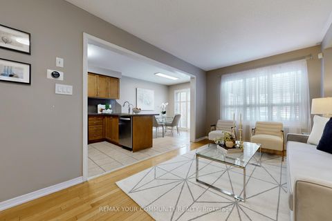 Photo 7 at 139 Ascalon Drive, Patterson, Vaughan