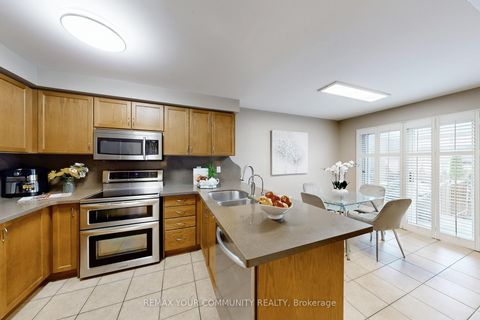 Photo 12 at 139 Ascalon Drive, Patterson, Vaughan