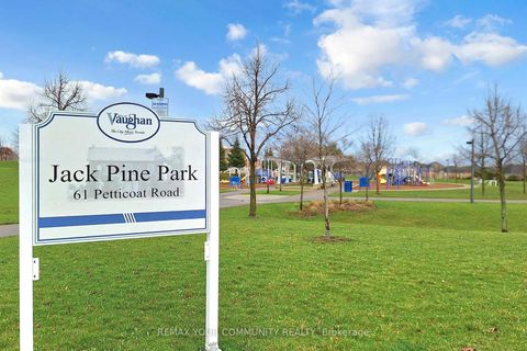 Photo 37 at 139 Ascalon Drive, Patterson, Vaughan