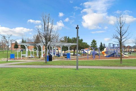 Photo 38 at 139 Ascalon Drive, Patterson, Vaughan