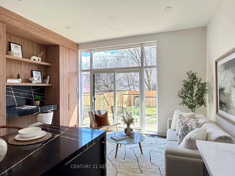 Photo 10 at 65 Crewe Avenue, Lumsden, Toronto