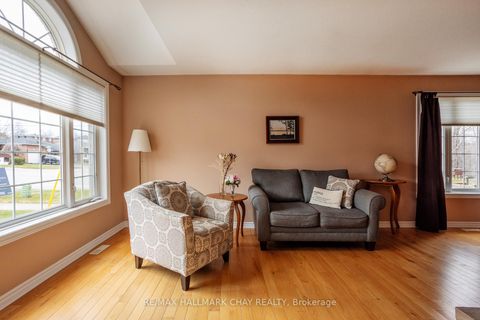 Photo 2 at 66 Osprey Ridge Road, East Bayfield, Barrie