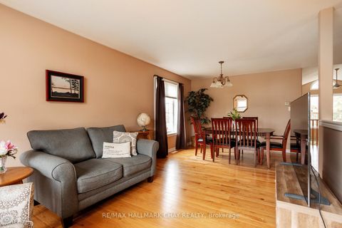Photo 3 at 66 Osprey Ridge Road, East Bayfield, Barrie