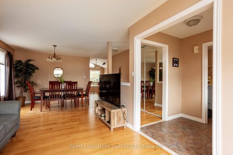 Photo 5 at 66 Osprey Ridge Road, East Bayfield, Barrie