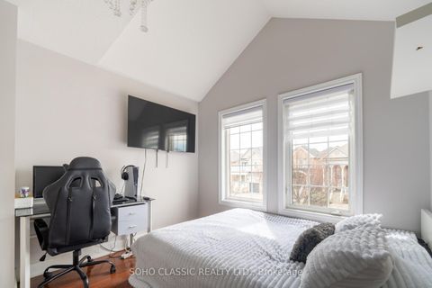 Photo 37 at 35 Brunel Street, Patterson, Vaughan