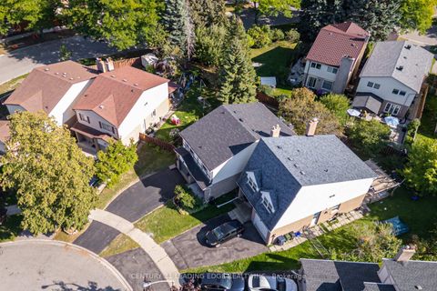 Photo 1 at 6 Wheaton Grove, Eglinton East, Toronto