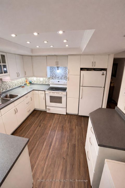 Photo 7 at 112 - 245 The Don Way W, Don Mills, Toronto