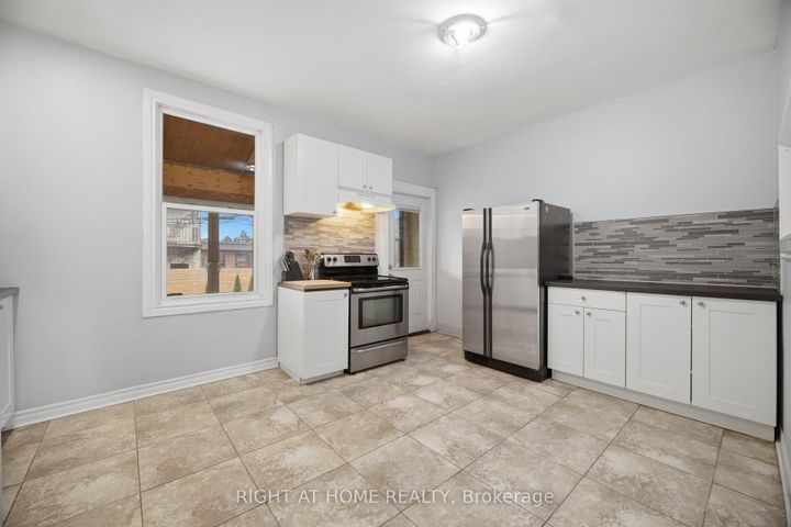 Photo 14 at 14 William Street, Landsdale, Hamilton