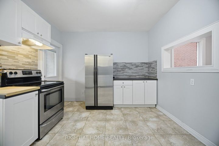 Photo 15 at 14 William Street, Landsdale, Hamilton