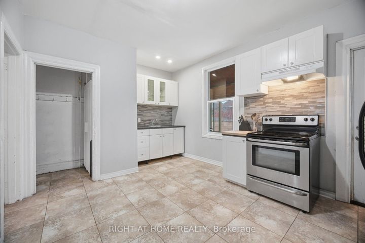 Photo 16 at 14 William Street, Landsdale, Hamilton