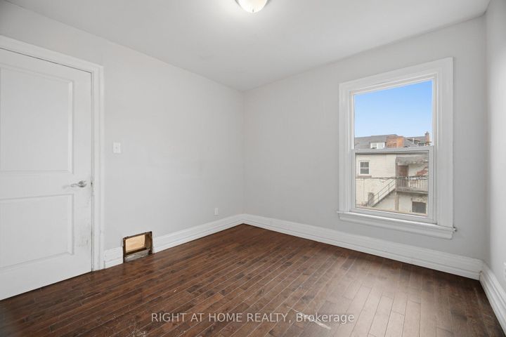 Photo 22 at 14 William Street, Landsdale, Hamilton