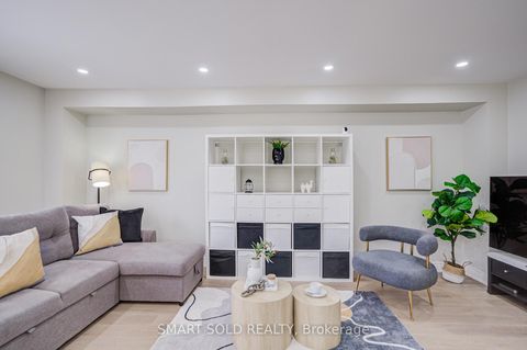 Photo 7 at 53 Cassia Crescent, Maple, Vaughan