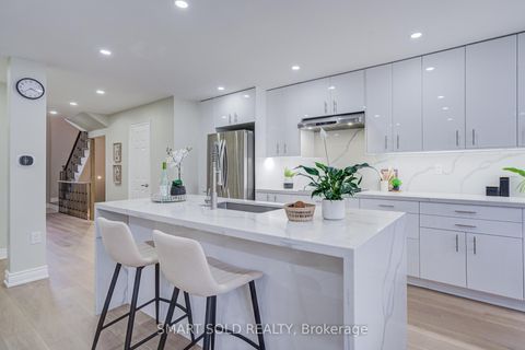 Photo 9 at 53 Cassia Crescent, Maple, Vaughan