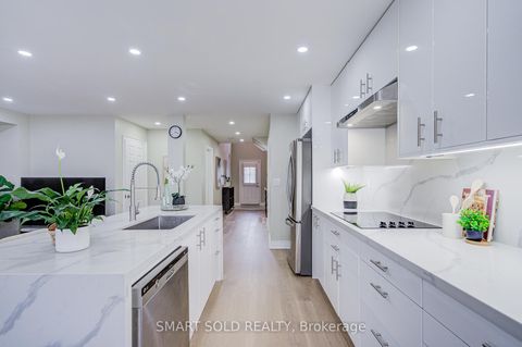 Photo 11 at 53 Cassia Crescent, Maple, Vaughan