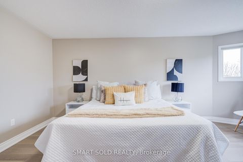 Photo 18 at 53 Cassia Crescent, Maple, Vaughan