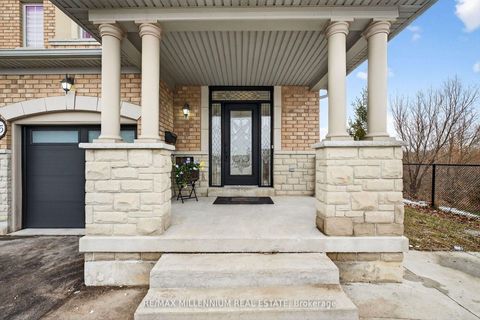 Photo 2 at 75 Twin Hill Crescent, Vellore Village, Vaughan