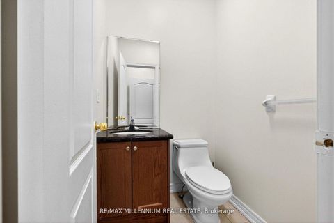 Photo 15 at 75 Twin Hill Crescent, Vellore Village, Vaughan