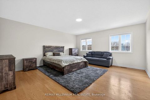 Photo 18 at 75 Twin Hill Crescent, Vellore Village, Vaughan