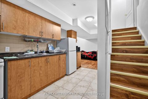 Photo 28 at 75 Twin Hill Crescent, Vellore Village, Vaughan