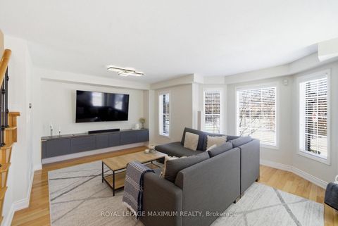 Photo 6 at 2 Castle Park Boulevard, Sonoma Heights, Vaughan