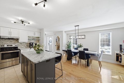 Photo 11 at 2 Castle Park Boulevard, Sonoma Heights, Vaughan