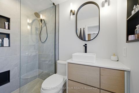 Photo 22 at 2 Castle Park Boulevard, Sonoma Heights, Vaughan