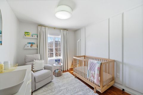 Photo 23 at 2 Castle Park Boulevard, Sonoma Heights, Vaughan