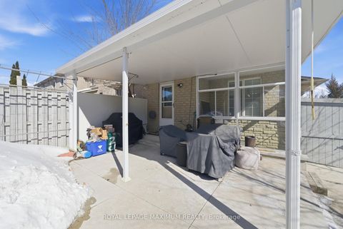 Photo 42 at 2 Castle Park Boulevard, Sonoma Heights, Vaughan