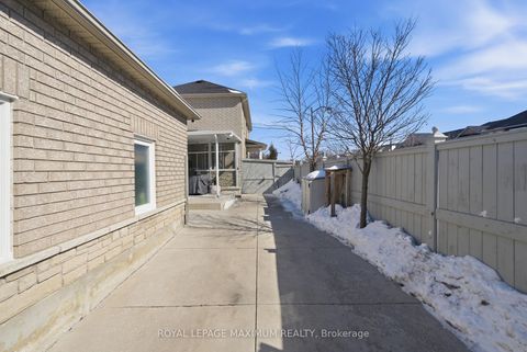 Photo 44 at 2 Castle Park Boulevard, Sonoma Heights, Vaughan