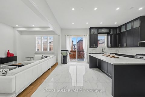 Photo 3 at 1239 Peelar Crescent, Lefroy, Innisfil