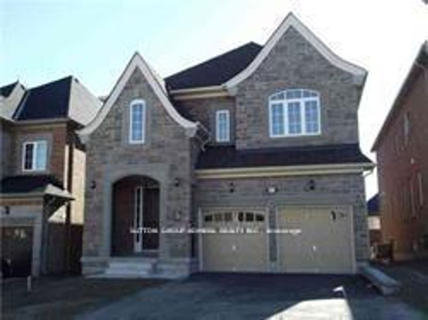 47 Edison Place, Patterson, Vaughan photo number 2