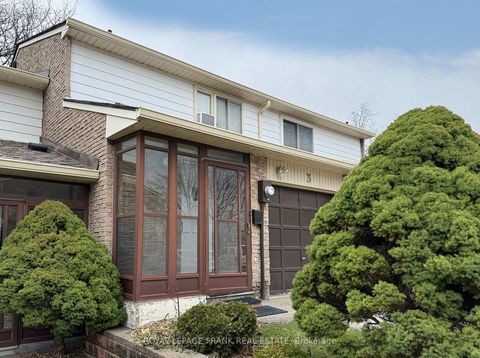 Photo 3 at 3 Rock Fern Way, Don Valley Village, Toronto