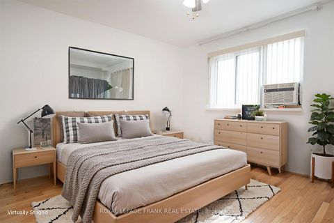 Photo 14 at 3 Rock Fern Way, Don Valley Village, Toronto