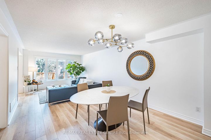 Photo 8 at 18 - 1905 Broad Hallow Gate, Erin Mills, Mississauga