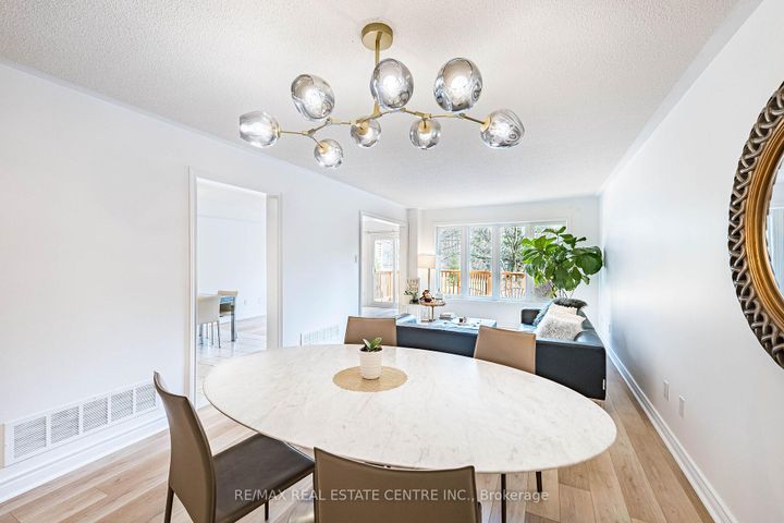 Photo 9 at 18 - 1905 Broad Hallow Gate, Erin Mills, Mississauga