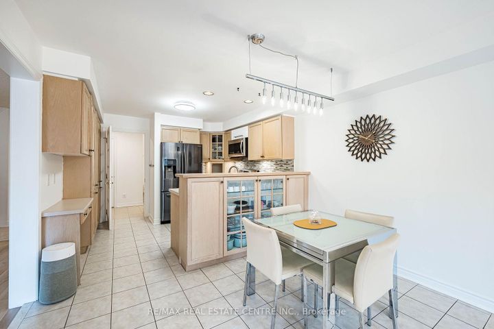 Photo 17 at 18 - 1905 Broad Hallow Gate, Erin Mills, Mississauga