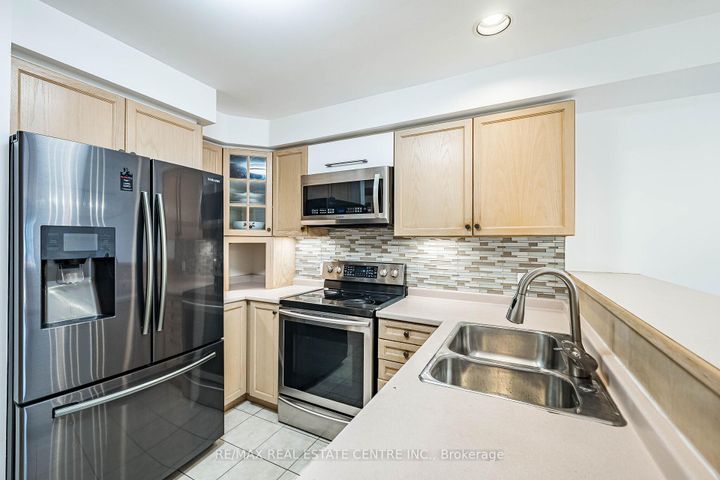 Photo 19 at 18 - 1905 Broad Hallow Gate, Erin Mills, Mississauga