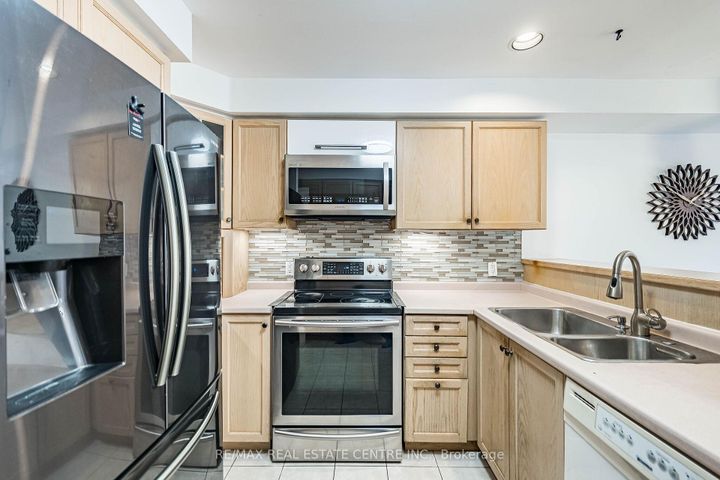 Photo 20 at 18 - 1905 Broad Hallow Gate, Erin Mills, Mississauga