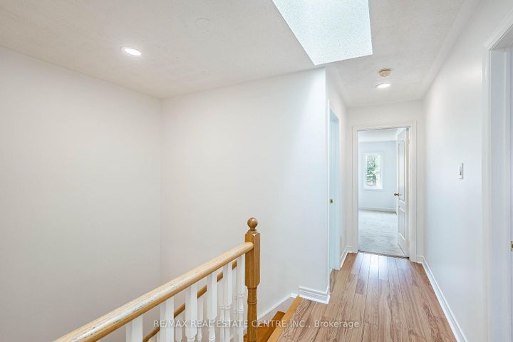 Photo 24 at 18 - 1905 Broad Hallow Gate, Erin Mills, Mississauga