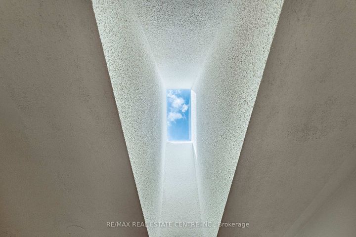 Photo 26 at 18 - 1905 Broad Hallow Gate, Erin Mills, Mississauga