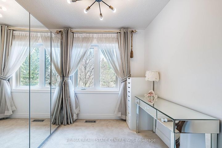 Photo 33 at 18 - 1905 Broad Hallow Gate, Erin Mills, Mississauga