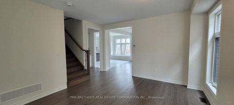 Photo 11 at 149 Dovedale Drive, Keswick South, Georgina